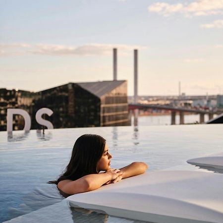 Melbourne Marriott Hotel Docklands Dış mekan fotoğraf Skyline pool