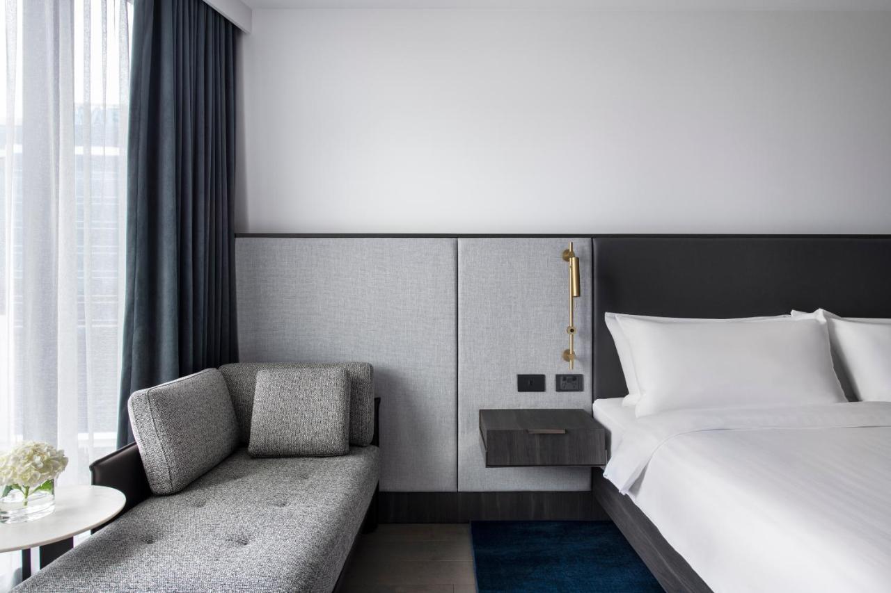 Melbourne Marriott Hotel Docklands Dış mekan fotoğraf Deluxe Room