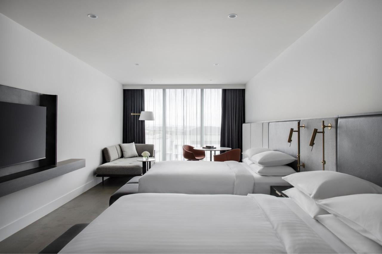 Melbourne Marriott Hotel Docklands Dış mekan fotoğraf Deluxe Room