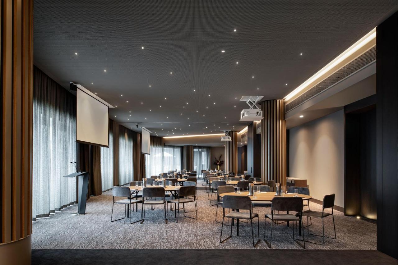 Melbourne Marriott Hotel Docklands Dış mekan fotoğraf The meeting room