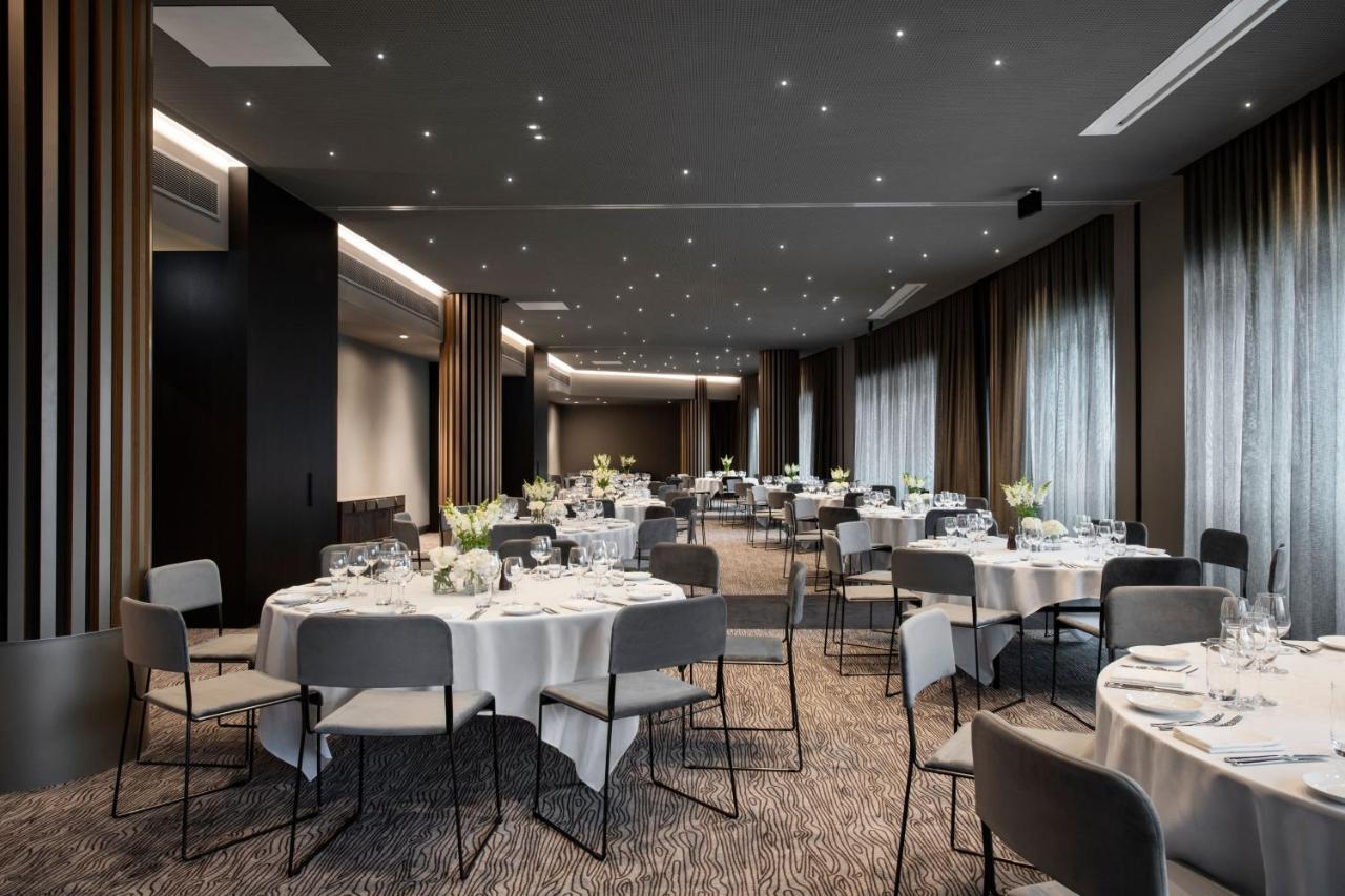 Melbourne Marriott Hotel Docklands Dış mekan fotoğraf The ballroom