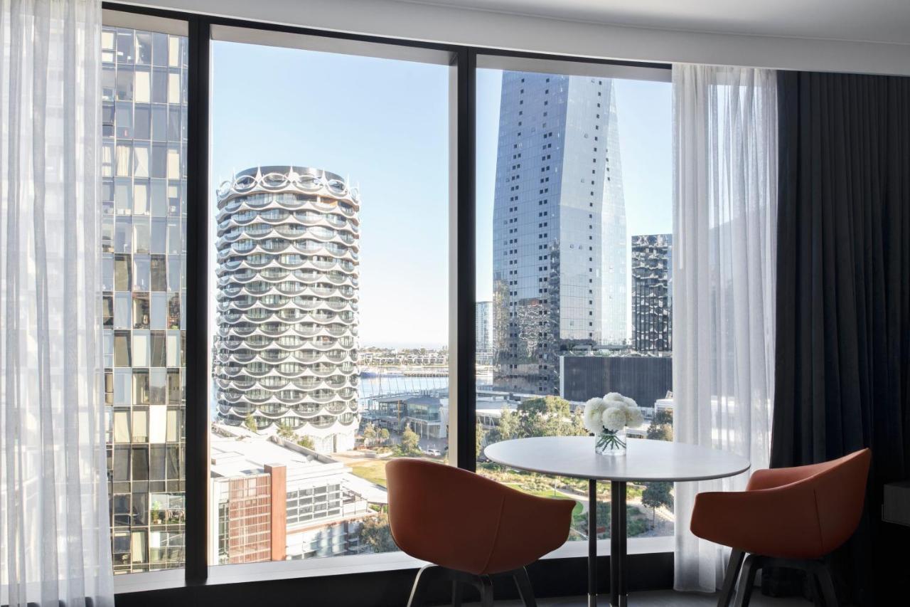 Melbourne Marriott Hotel Docklands Dış mekan fotoğraf View from a typical apartment