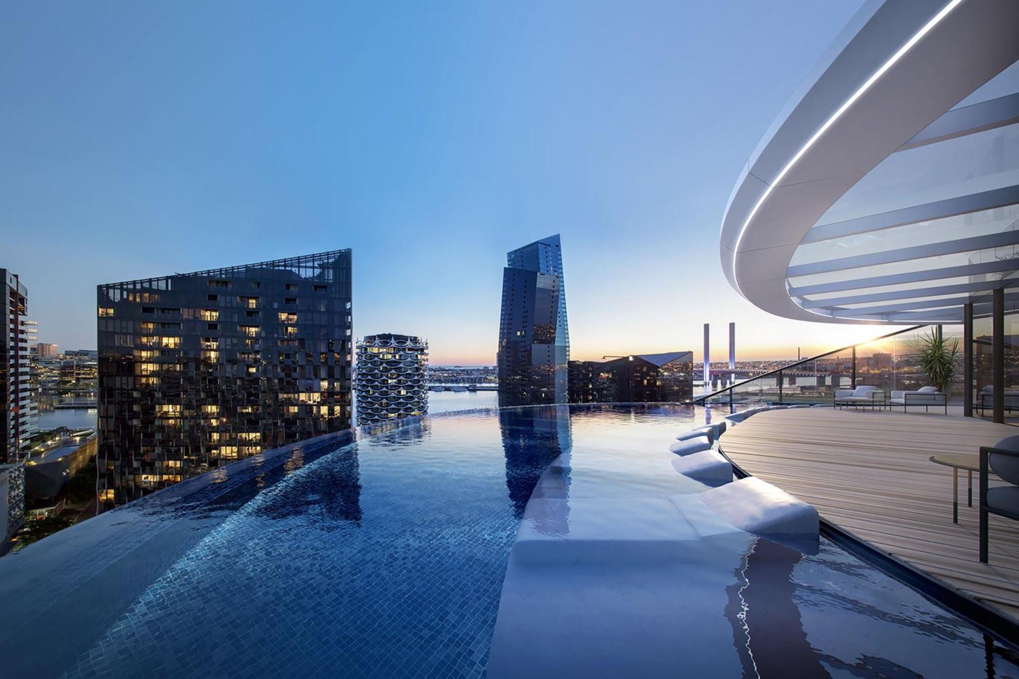 Melbourne Marriott Hotel Docklands Dış mekan fotoğraf Skyline pool