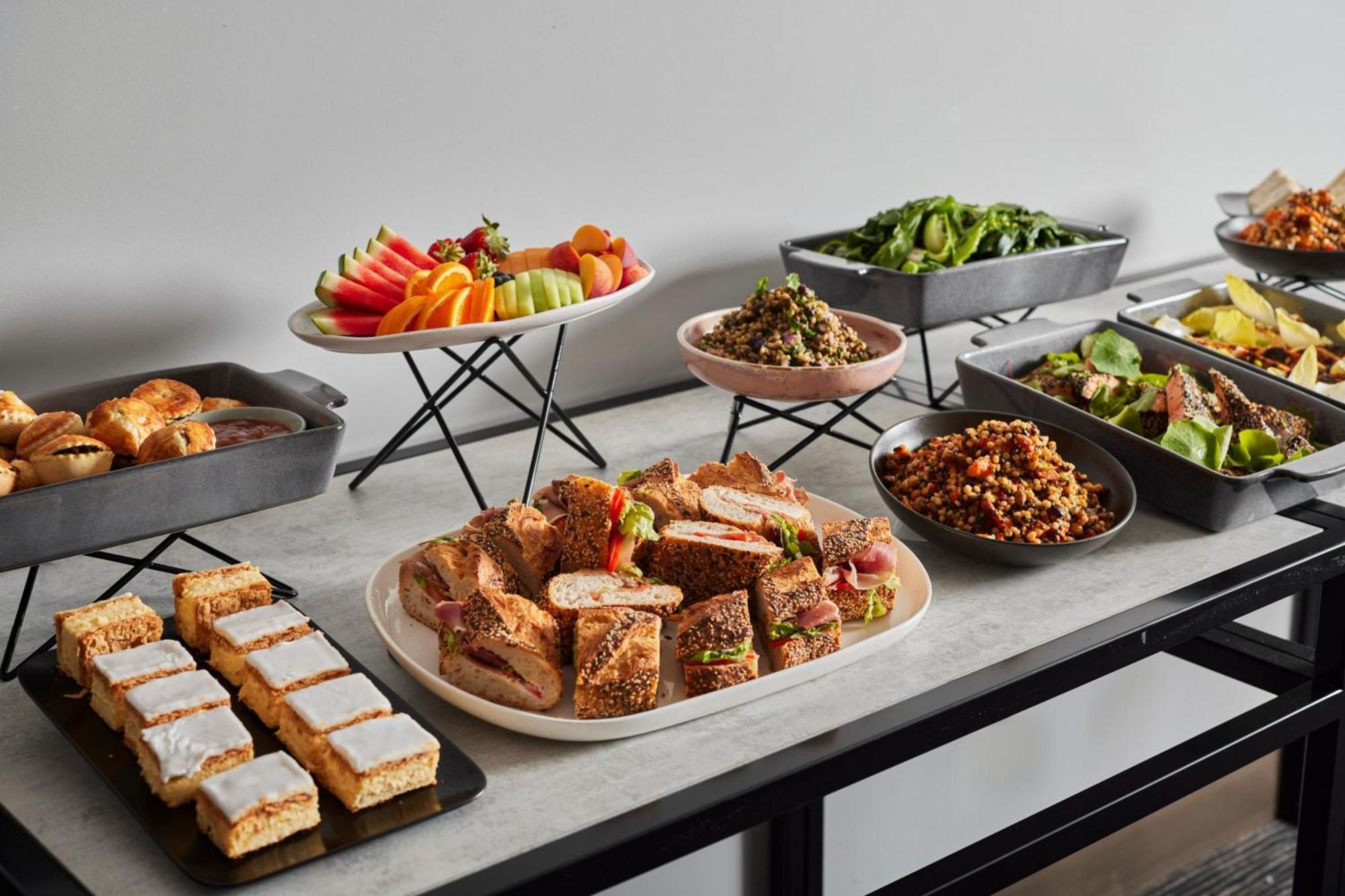 Melbourne Marriott Hotel Docklands Dış mekan fotoğraf A buffet